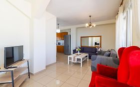 Finas Penthouse,Private Terrace,Great View,Mins From Sea