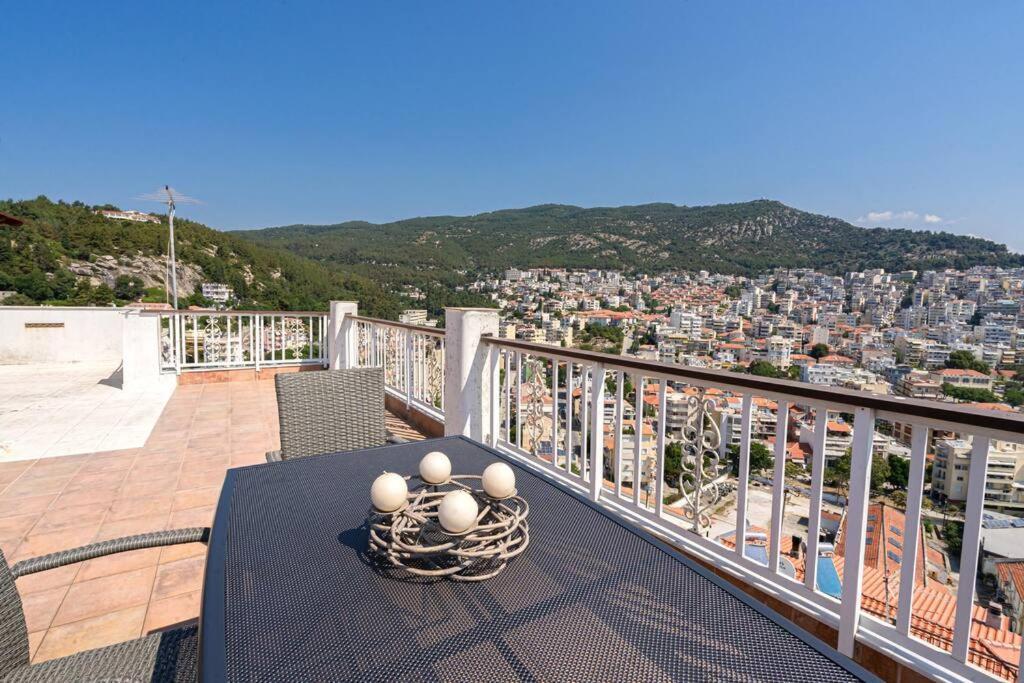 Ferienwohnung Finas Penthouse,Private Terrace,Great View,Mins From Sea Kavala Exterior foto