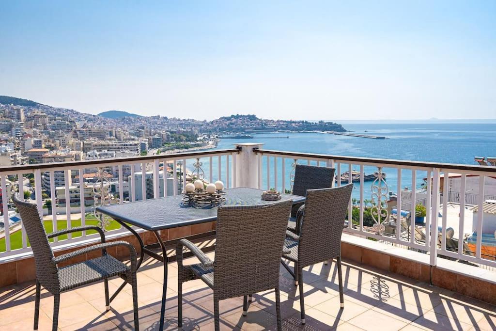 Ferienwohnung Finas Penthouse,Private Terrace,Great View,Mins From Sea Kavala Exterior foto